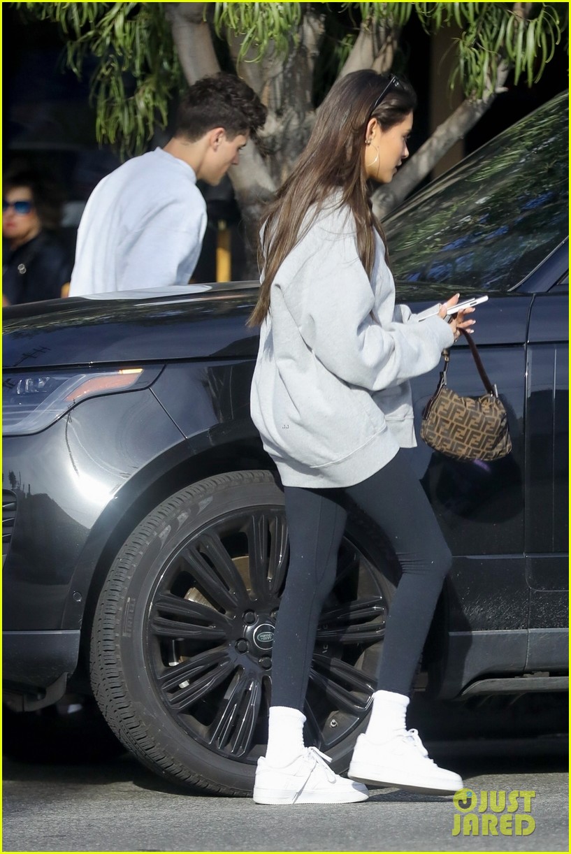 madison beer jack gilinsky spark rumors theyre getting back together 01