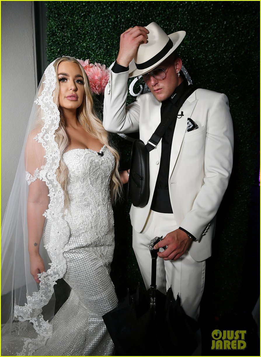 Tana Mongeau & Jake Paul Announce a Break from Their Marriage | Photo ...