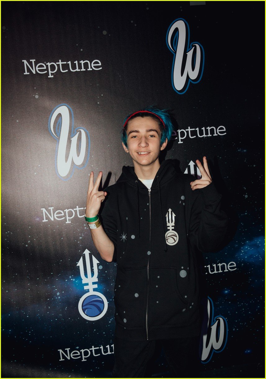 Neptune Debuts New Single 'Outcast' at Release Party! | Photo 1285588 ...