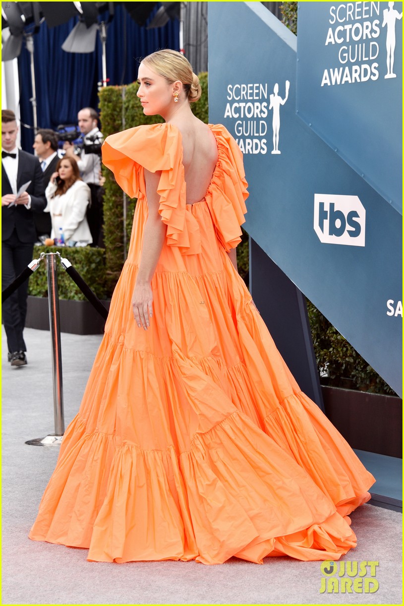 Kathryn Newton Wows in Orange Valentino Gown at SAG Awards 2020