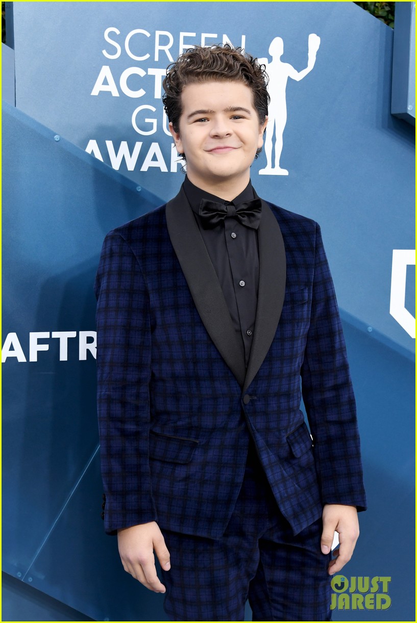 Noah Schnapp Steals The Show in a Shiny Suit at SAG Awards 2020 | Photo ...