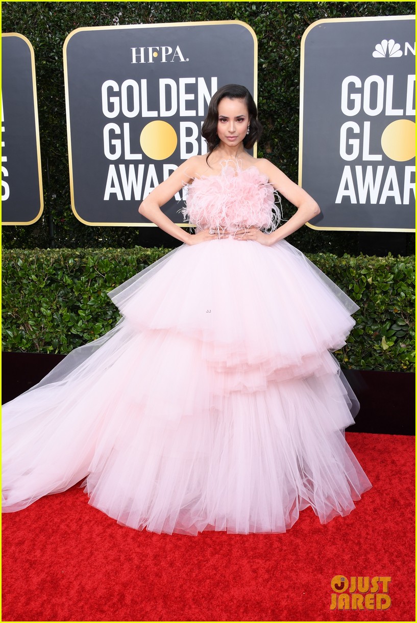 sofia carson jeannie mai aj gibson golden globes 2020 pics 03