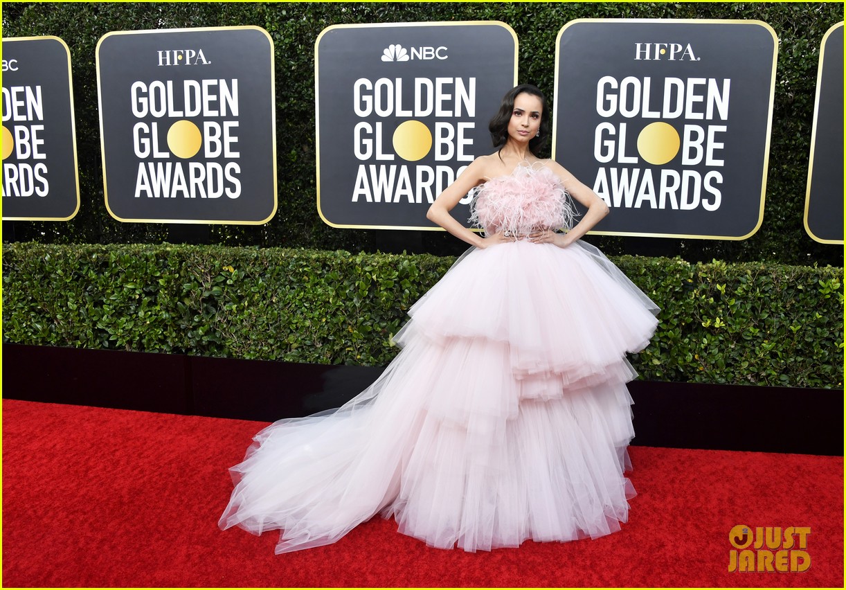 sofia carson jeannie mai aj gibson golden globes 2020 pics 06