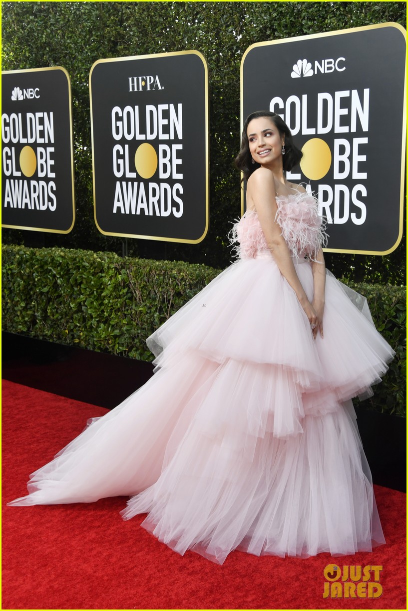 sofia carson jeannie mai aj gibson golden globes 2020 pics 09