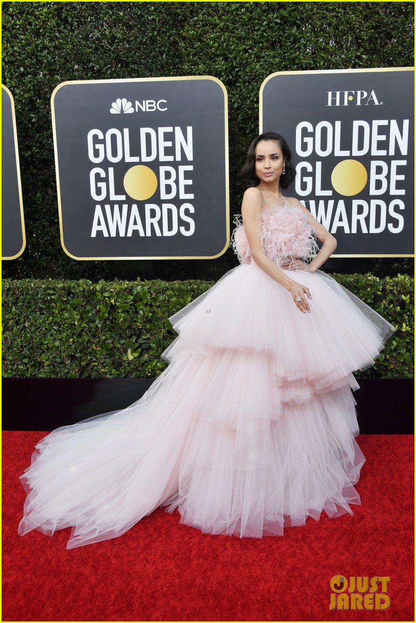 sofia carson jeannie mai aj gibson golden globes 2020 pics 12
