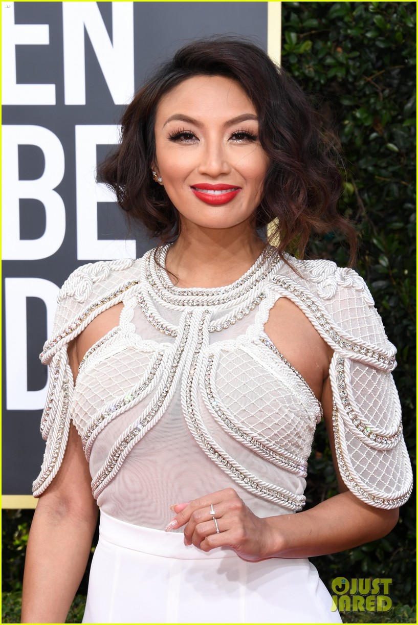 sofia carson jeannie mai aj gibson golden globes 2020 pics 19