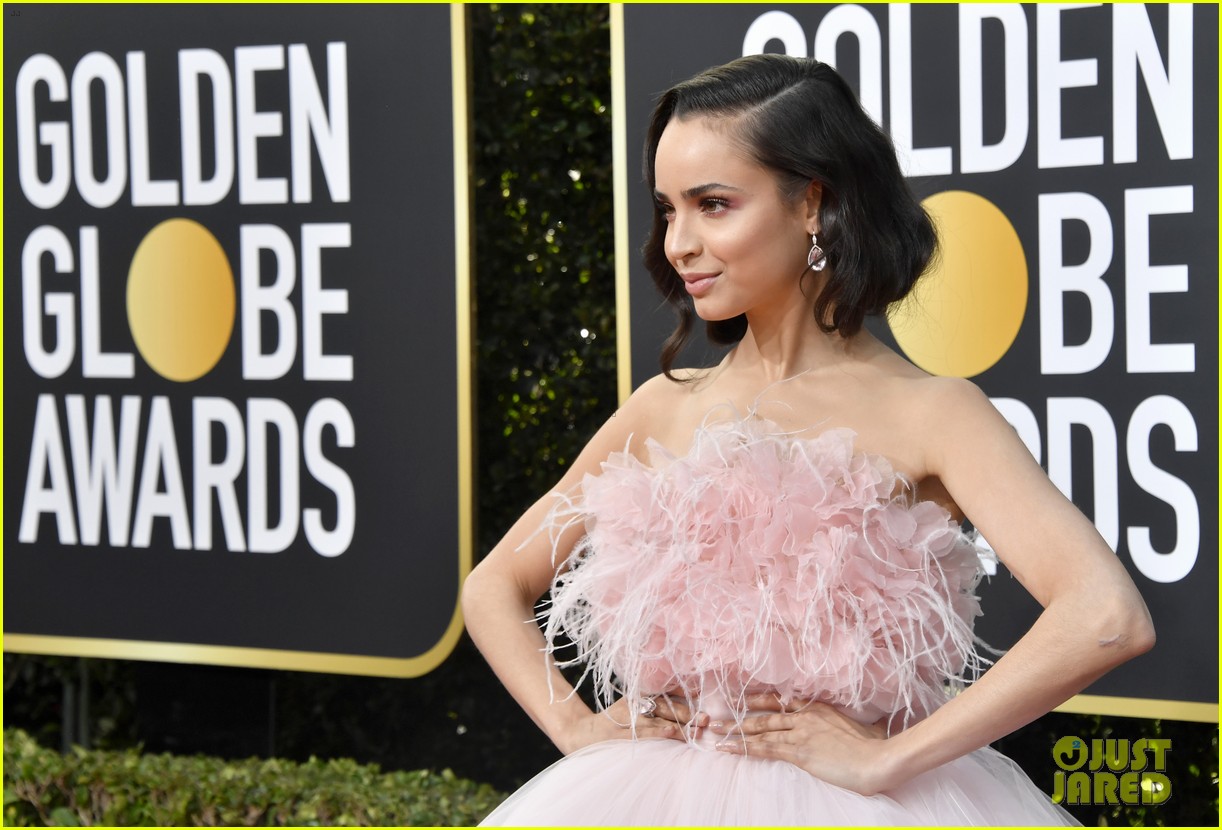 sofia carson jeannie mai aj gibson golden globes 2020 pics 24