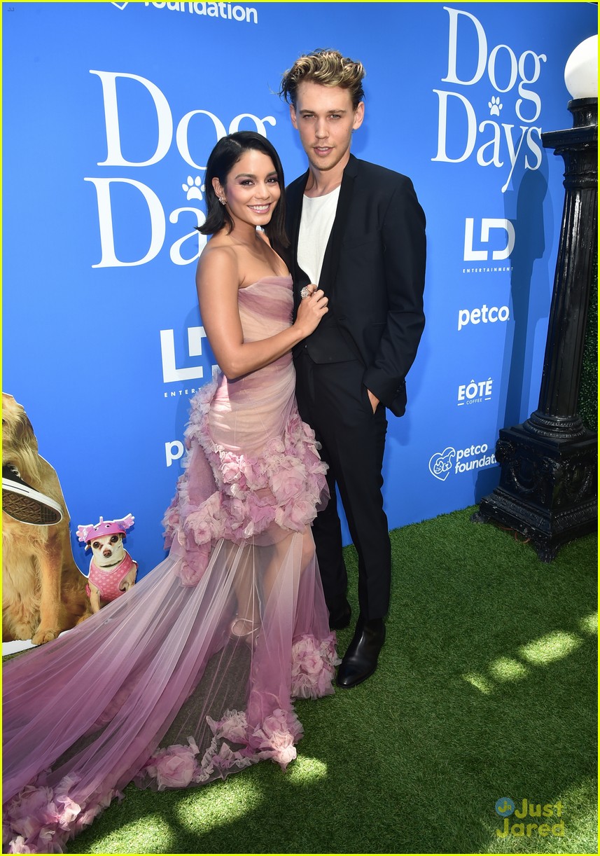 vanessa hudgens austin butler split distance reason 01