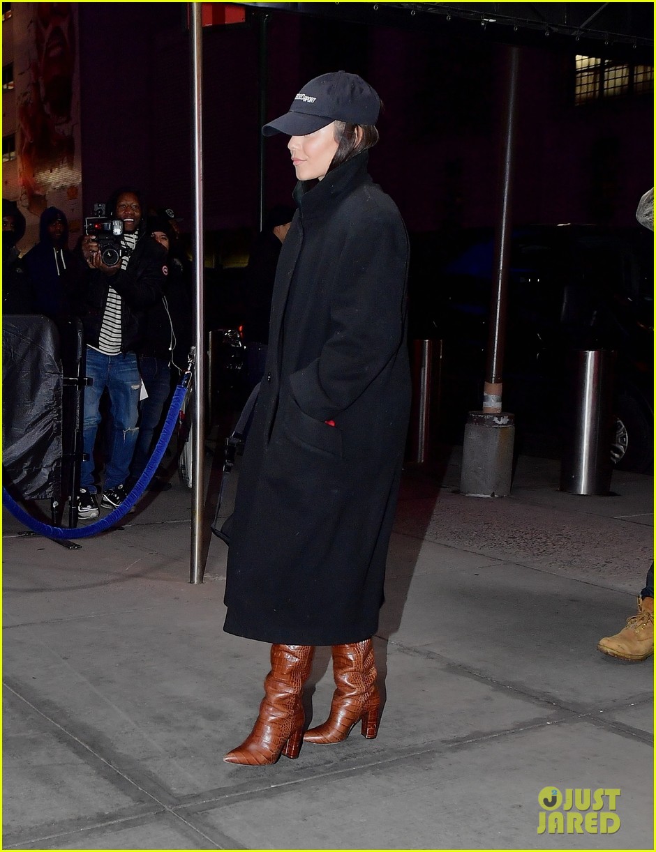 vanessa hudgens low key arrival kyle kuzma game nyc 05