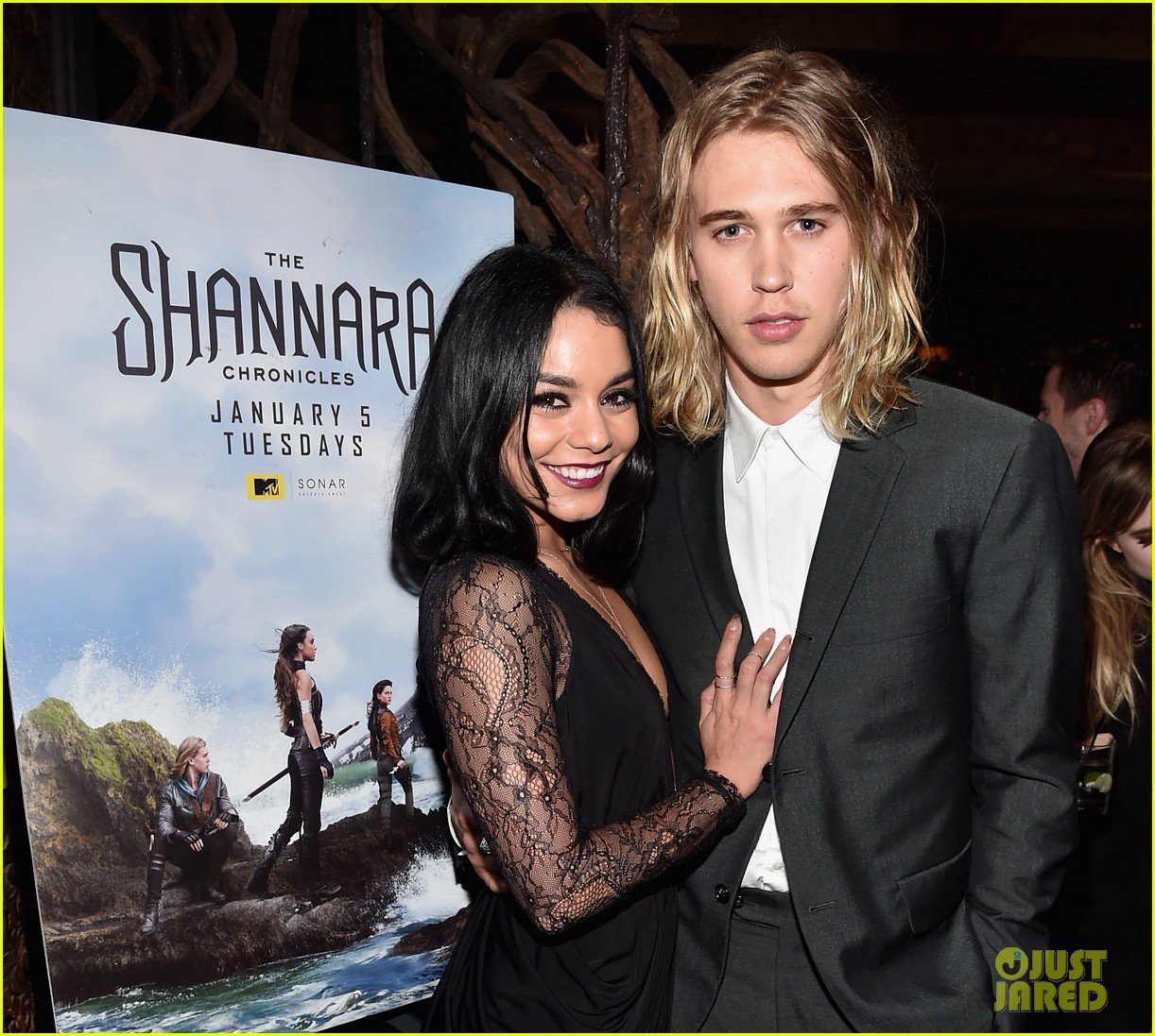 Full Sized Photo of vanessa hudgens austin butler split 07 | Vanessa