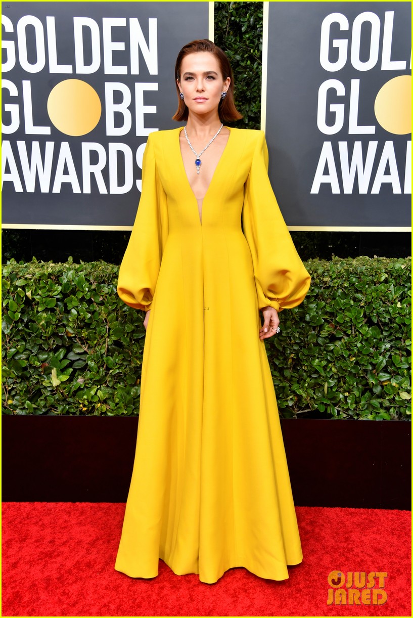 zoey deutch golden globes 2020 05
