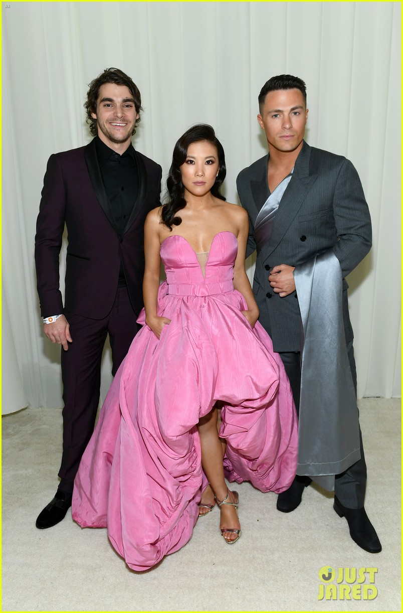 bella thorne ally maki sydney sweeney go pink at elton john oscars party 17