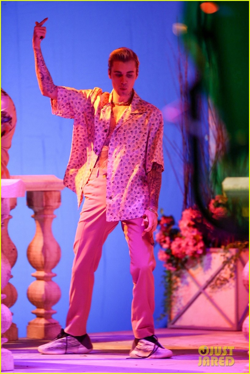 justin bieber j balvin film a music video 005
