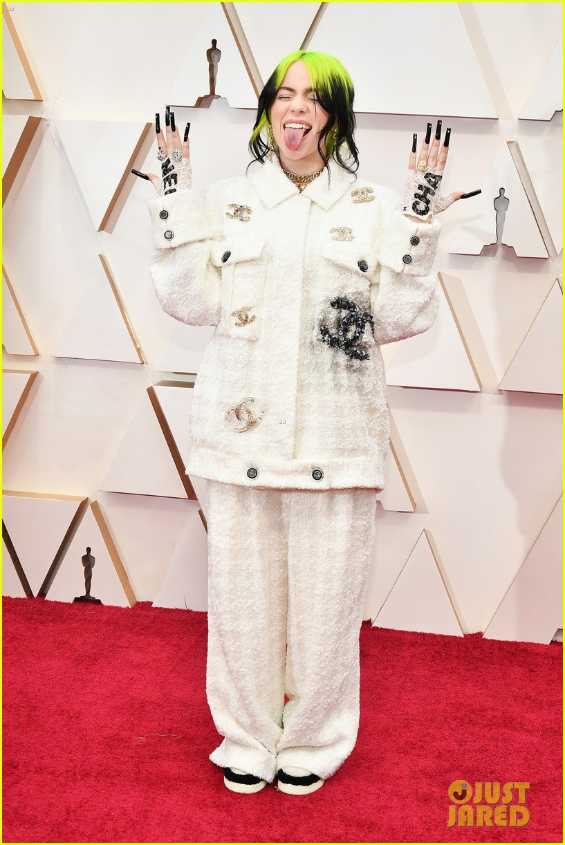 billie eilish 2020 oscars carpet 01
