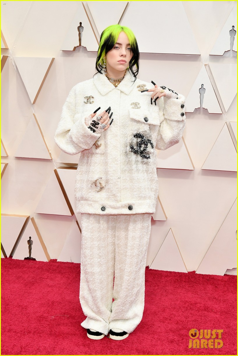 billie eilish 2020 oscars carpet 03