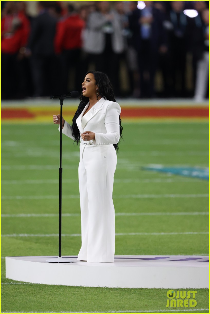 demi lovato super bowl national anthem