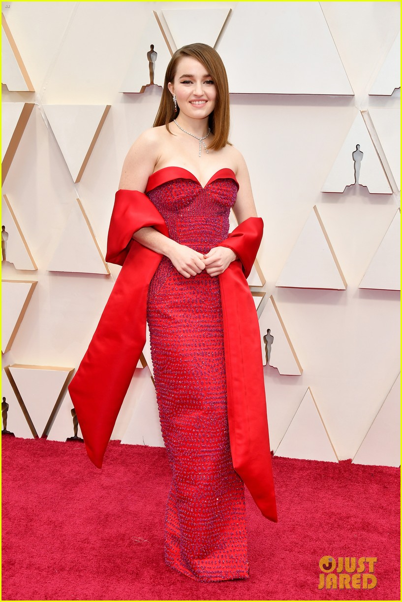 Kaitlyn Dever & Beanie Feldstein Attend Oscars 2020 Despite 'Booksmart