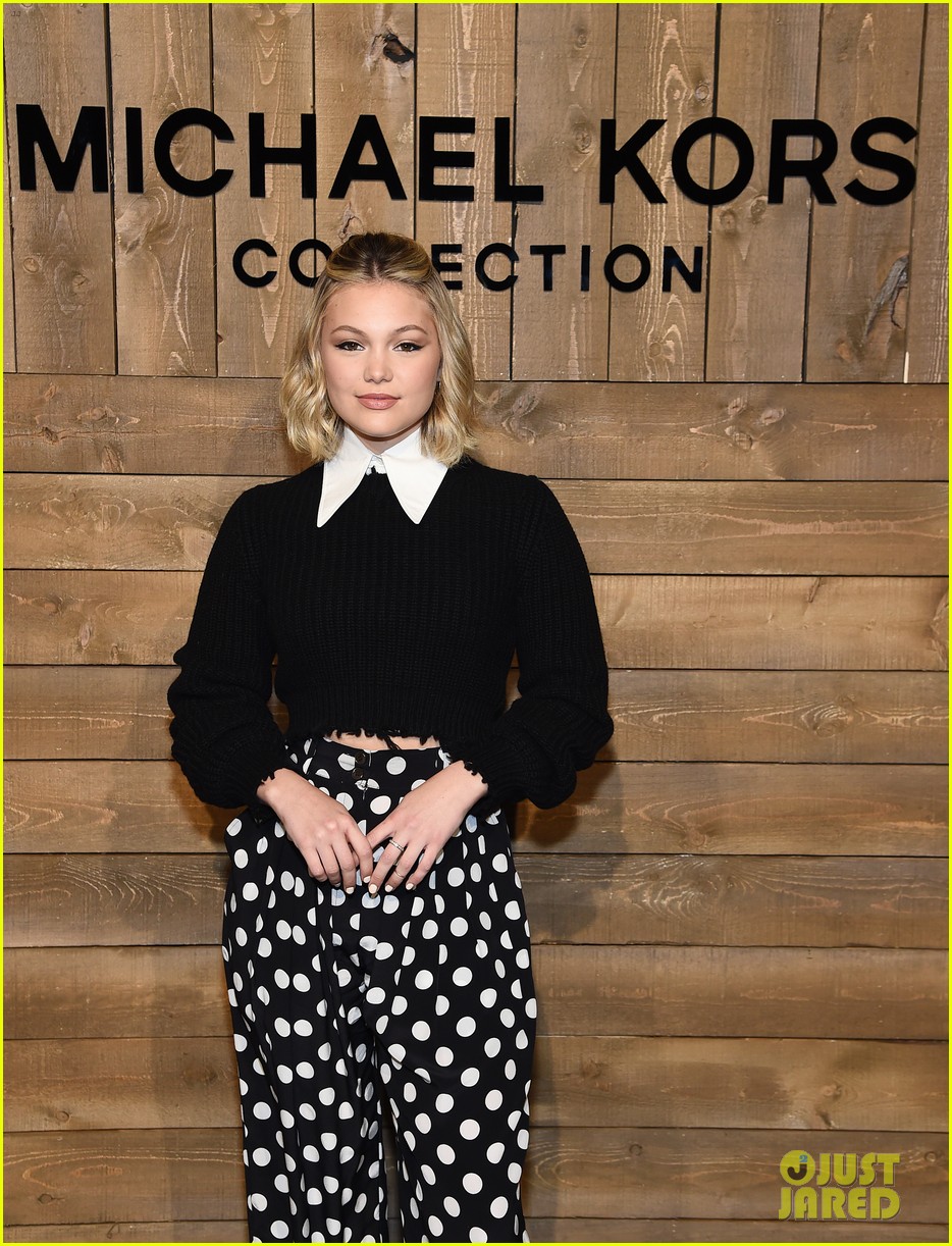 dove cameron ashley benson more stars michael kors nyfw 30