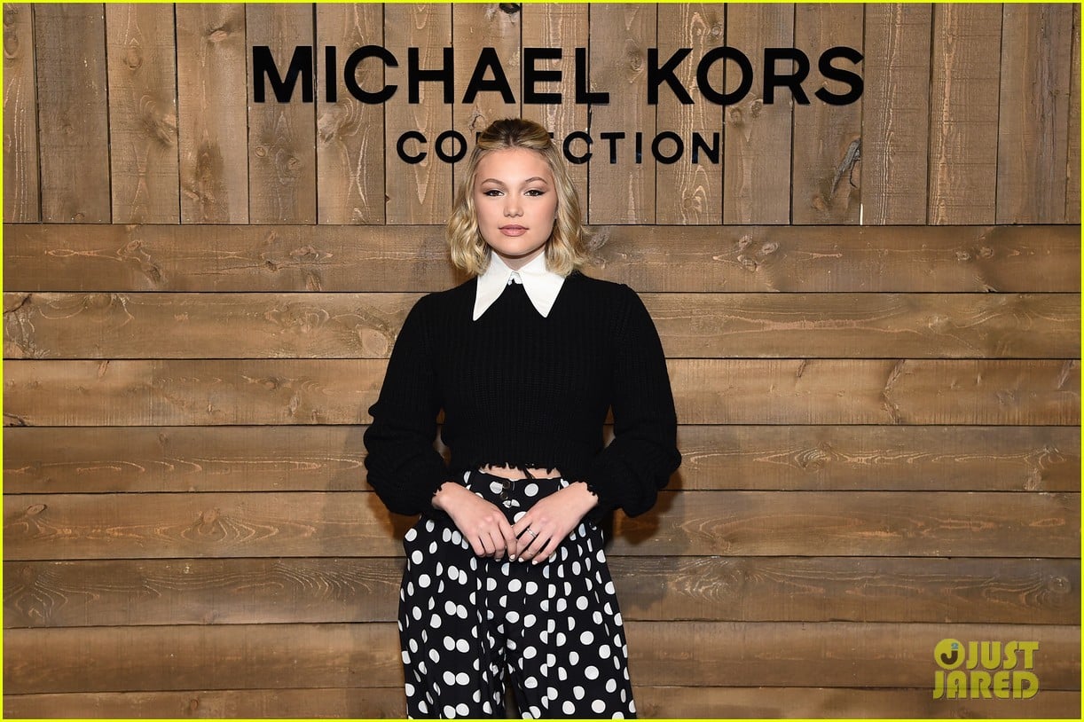 dove cameron ashley benson more stars michael kors nyfw 32