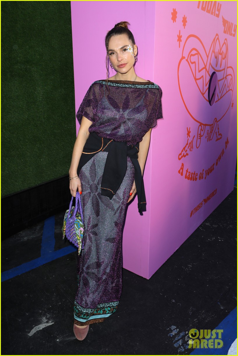 dove cameron inanna sarkis jade pettyjohn missoni event 06