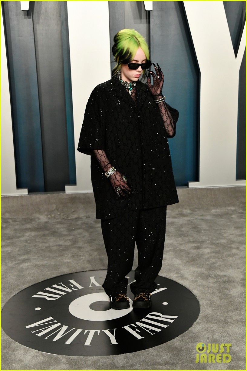 billie eilish glitters in gucci vanity fair oscar party 2020 01