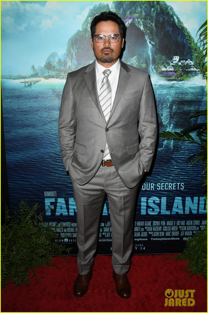 lucy hale fantasy island premiere 38