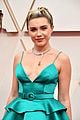 florence pugh shares cute moment with scarlett johansson at oscars 2020 01