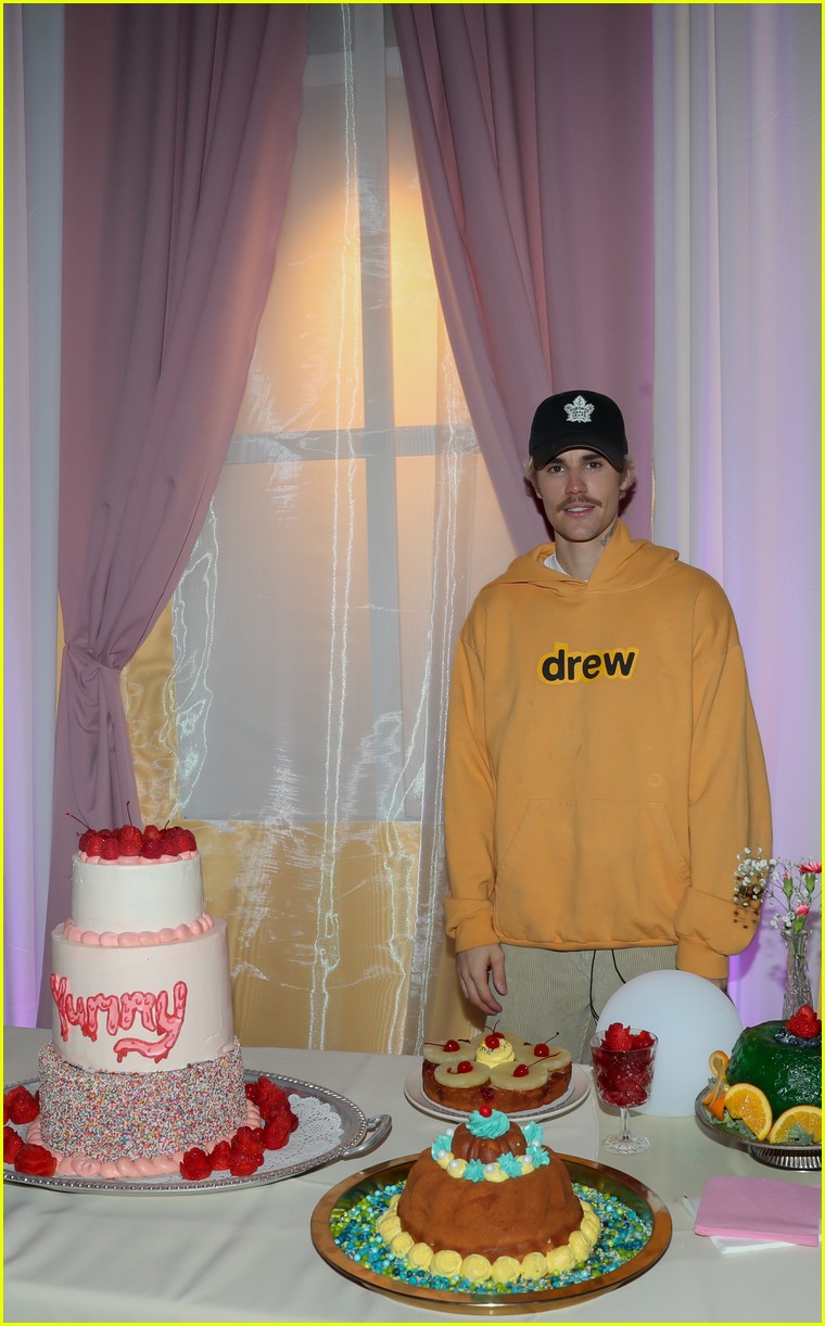 Justin Bieber Joins Fans to Celebrate &lsquo;Changes&rsquo; at Album Launch Party