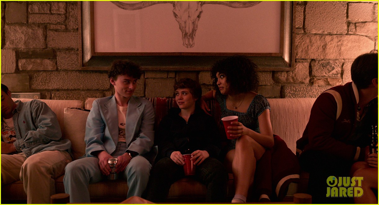 not okay with this trailer new pics 02