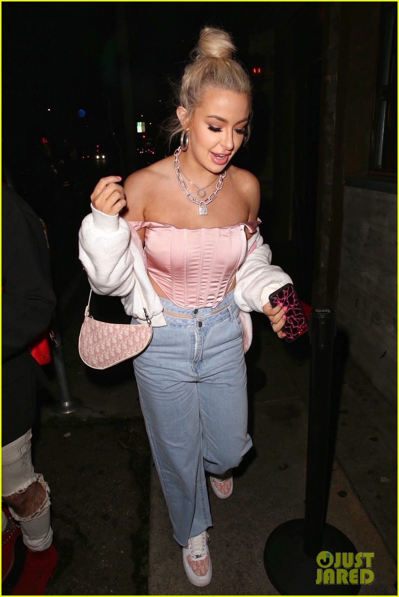 tana mongeau shares mini story about one of her paris hilton outings 04