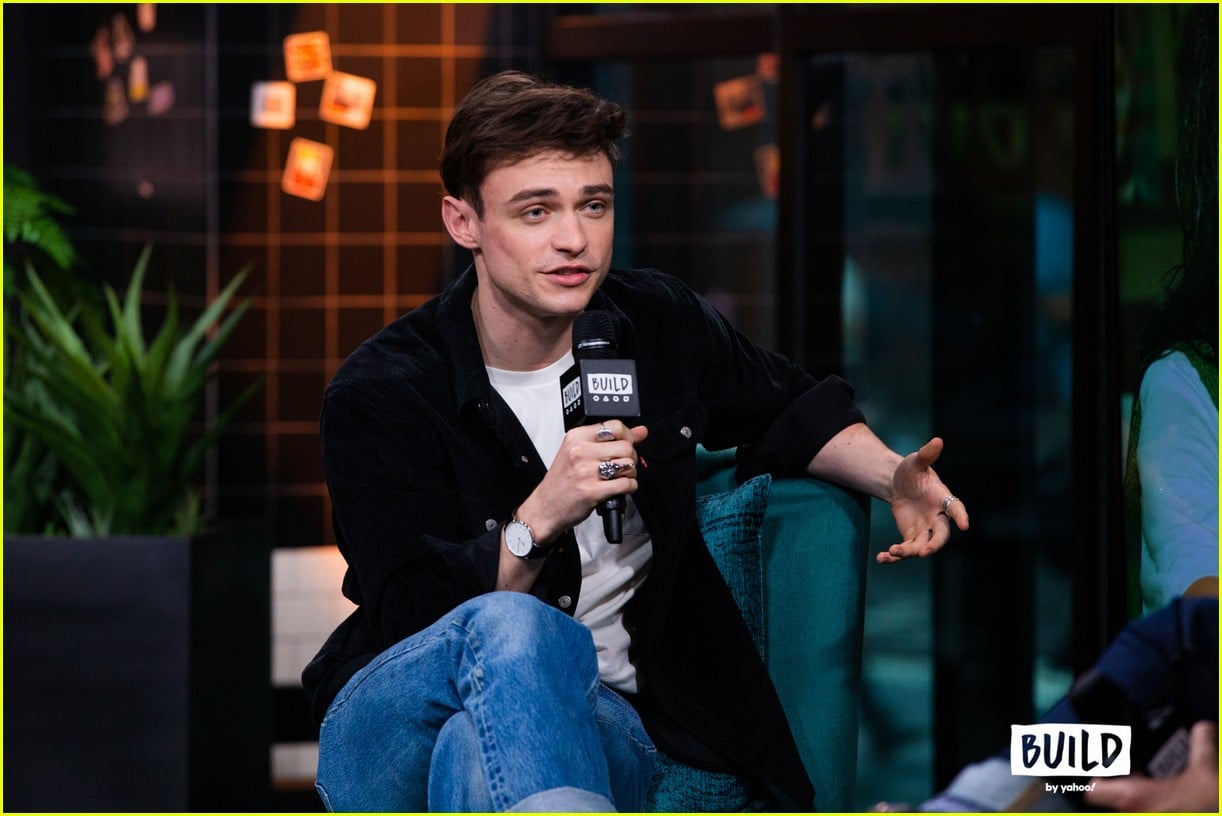 Thomas Doherty Shares Thoughts On Gender Reversal In 'High Fidelity ...