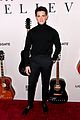 kj apa britt robertson shania twain i still believe premiere 24