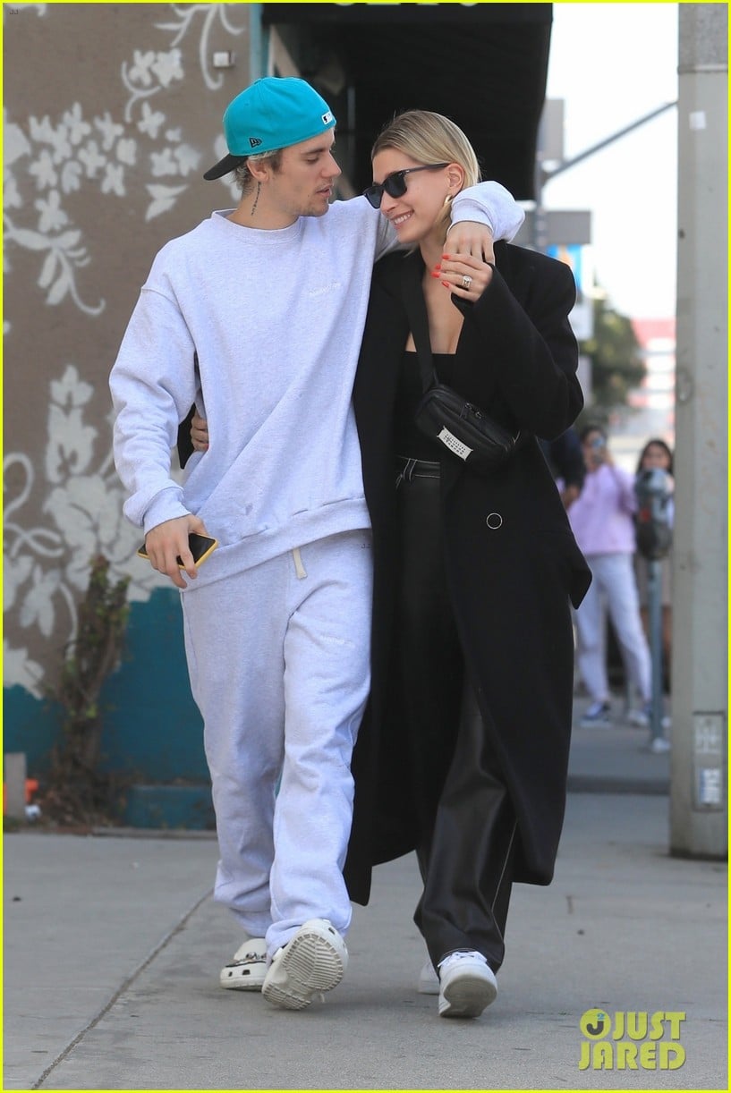 Justin Bieber Flirts & Kisses Wife Hailey Bieber In These Super Cute ...