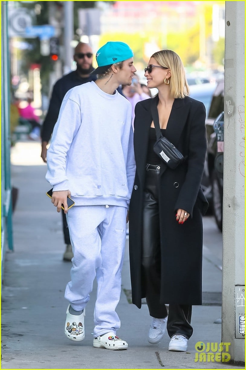 Justin Bieber Flirts & Kisses Wife Hailey Bieber In These Super Cute ...