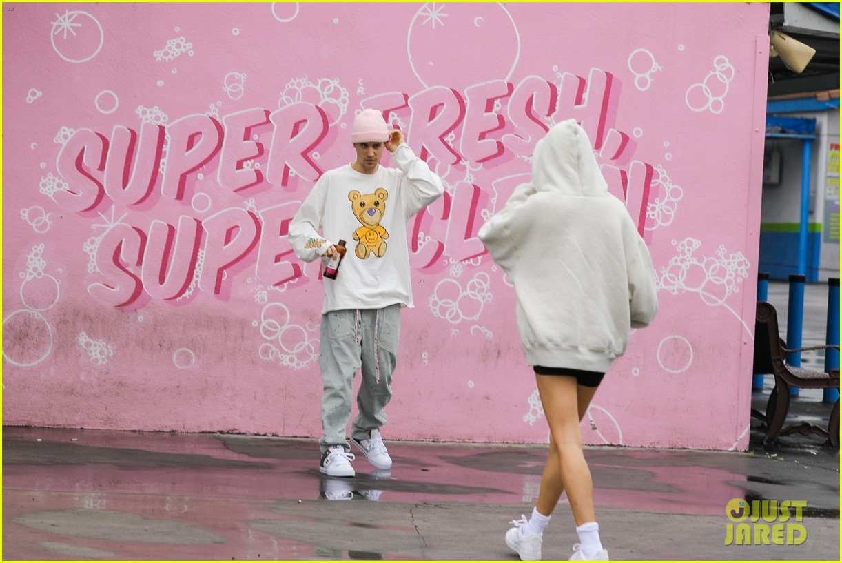 justin bieber hailey bieber car wash wall 20