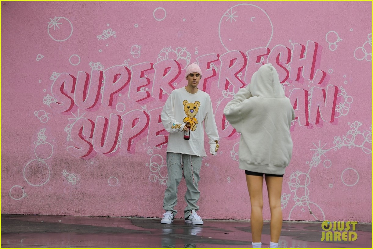 justin bieber hailey bieber car wash wall 22