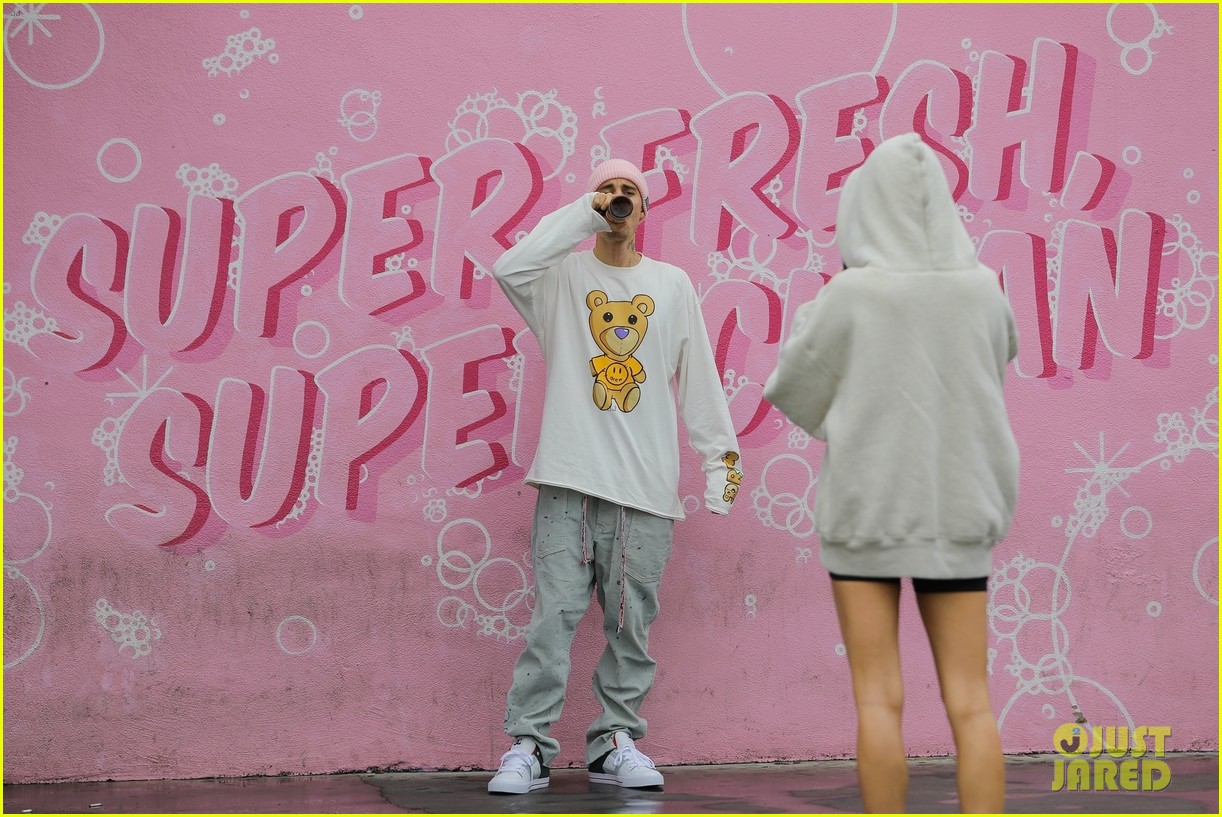justin bieber hailey bieber car wash wall 25