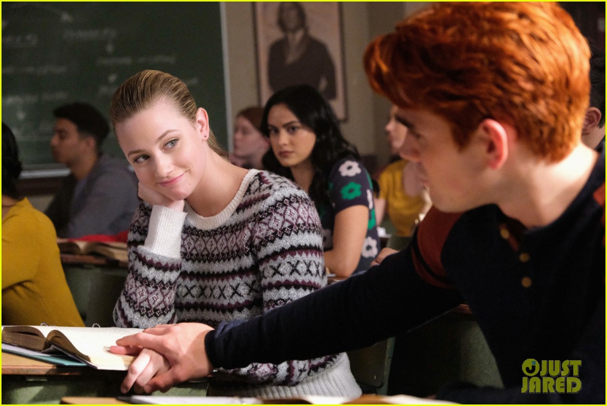 Betty & Jughead Confront Stonewall Prep On Tonight's New 'Riverdale