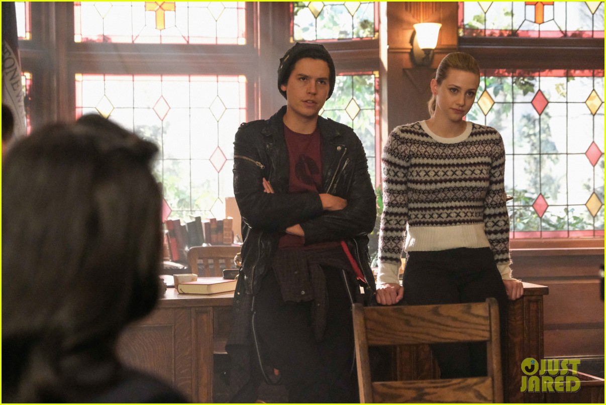 Betty & Jughead Confront Stonewall Prep On Tonight's New 'Riverdale