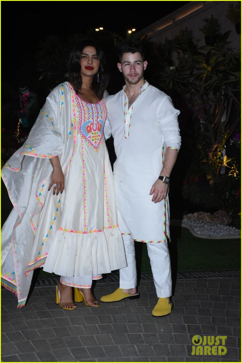 Nick Jonas & Priyanka Chopra Have A Colorful Night At Holi Celebration ...