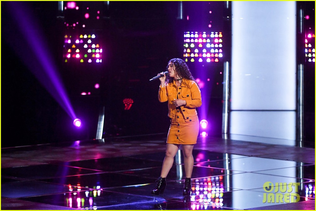 Full Sized Photo of mandi castillo got a four chair turn on the voice