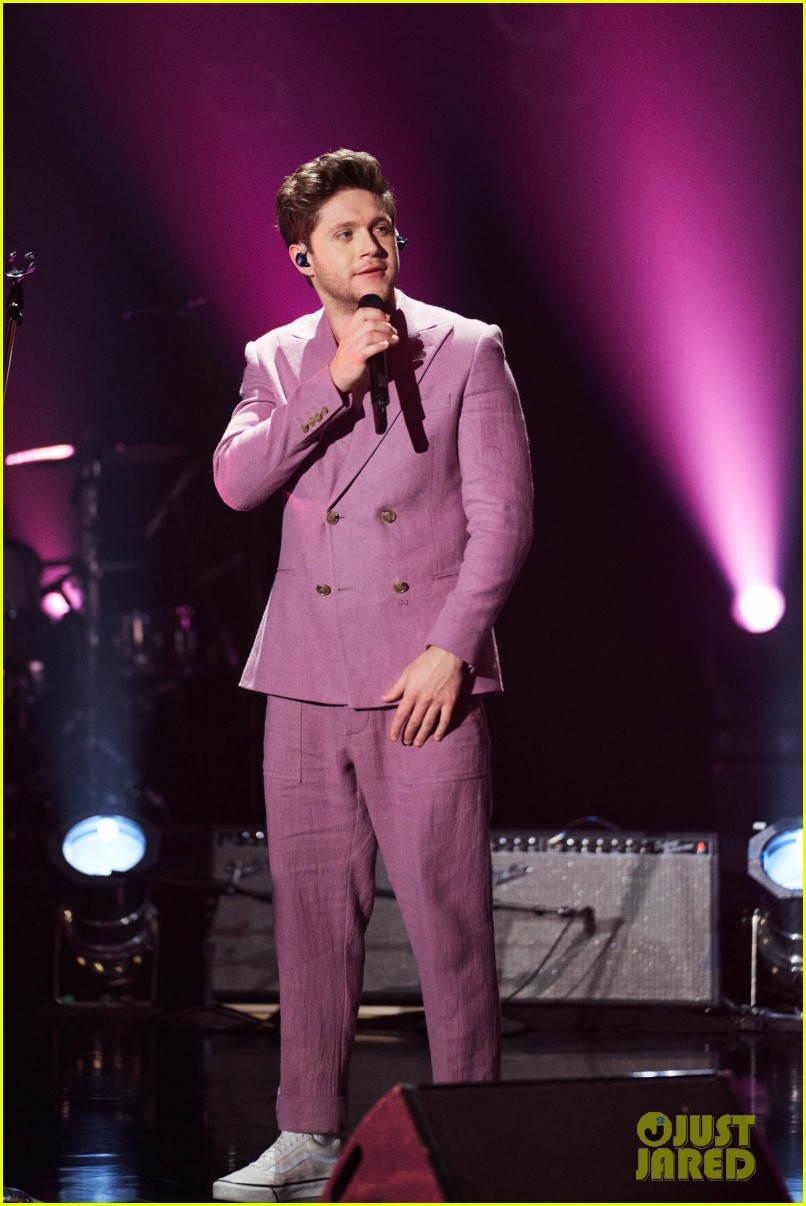 niall horan james corden 500 miles 01