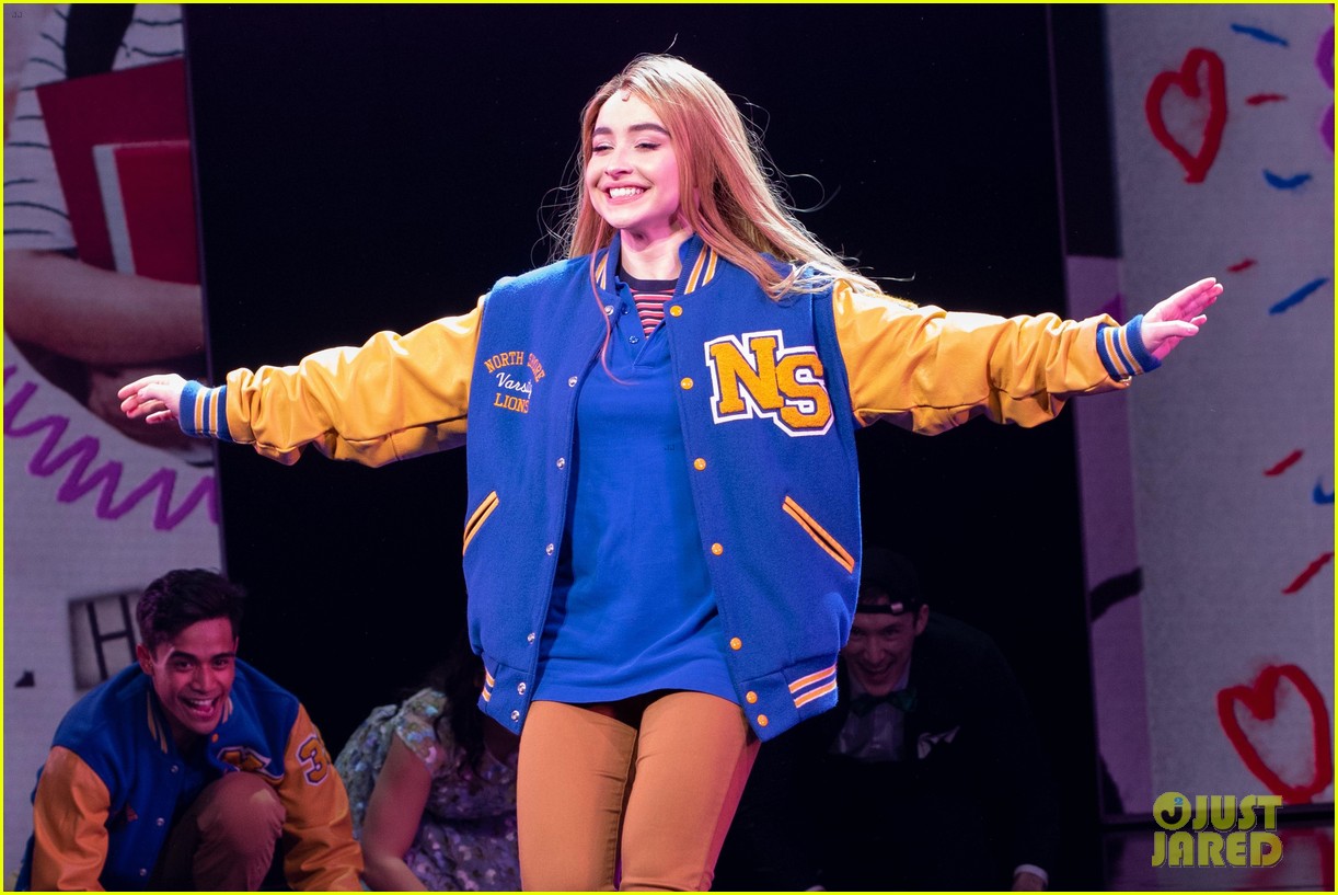 See Photos & Video from Sabrina Carpenter's First Show in 'Mean Girls