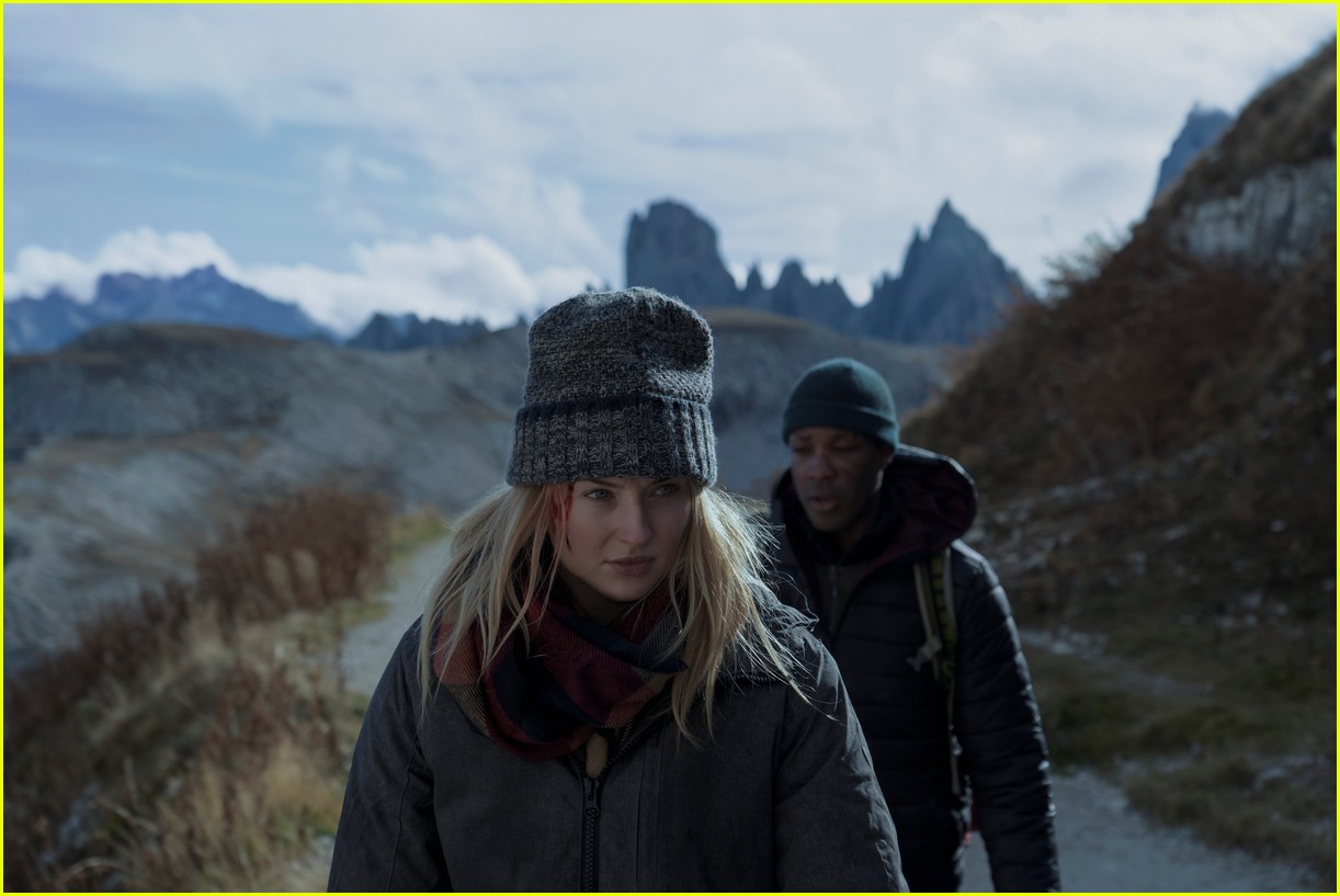 sophie turner survive trailer watch 03