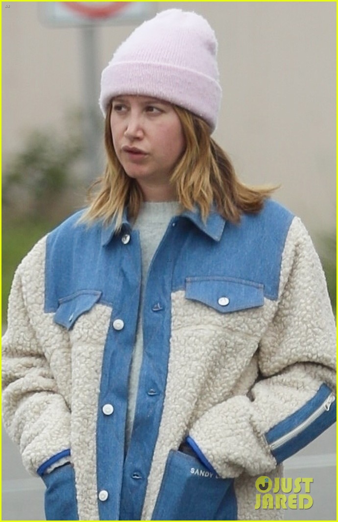 ashley tisdale christopher french leave grocery empty handed 02