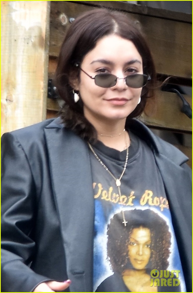 vanessa hudgens janet tee rain moan video 05