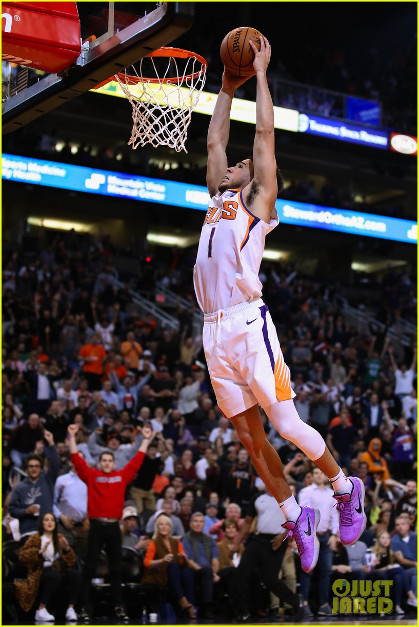 Kendall Jenner Seen Out with Basketball Player Devin Booker! Photo