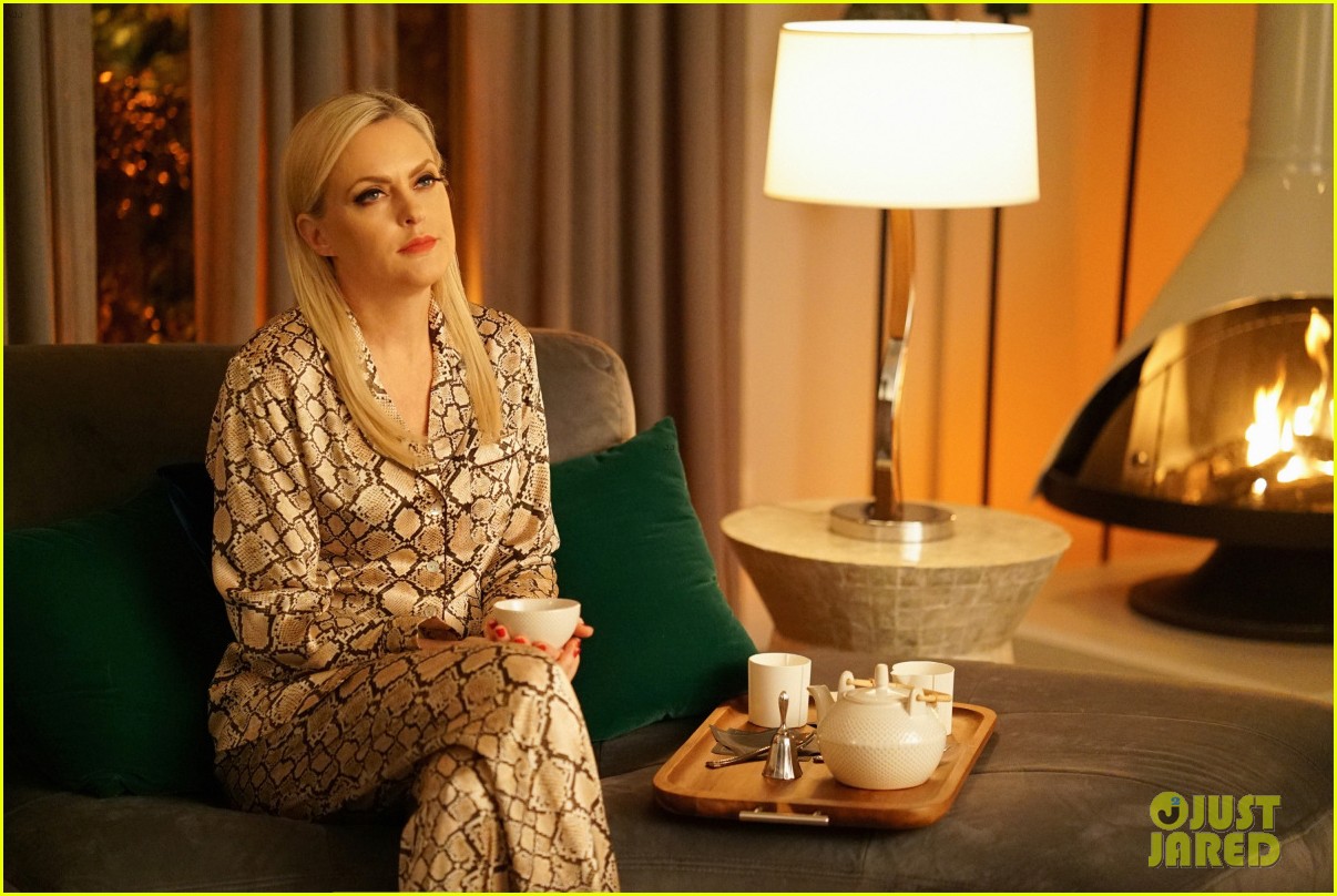fallon celebrates her bachelorette party in dynasty season finale 07