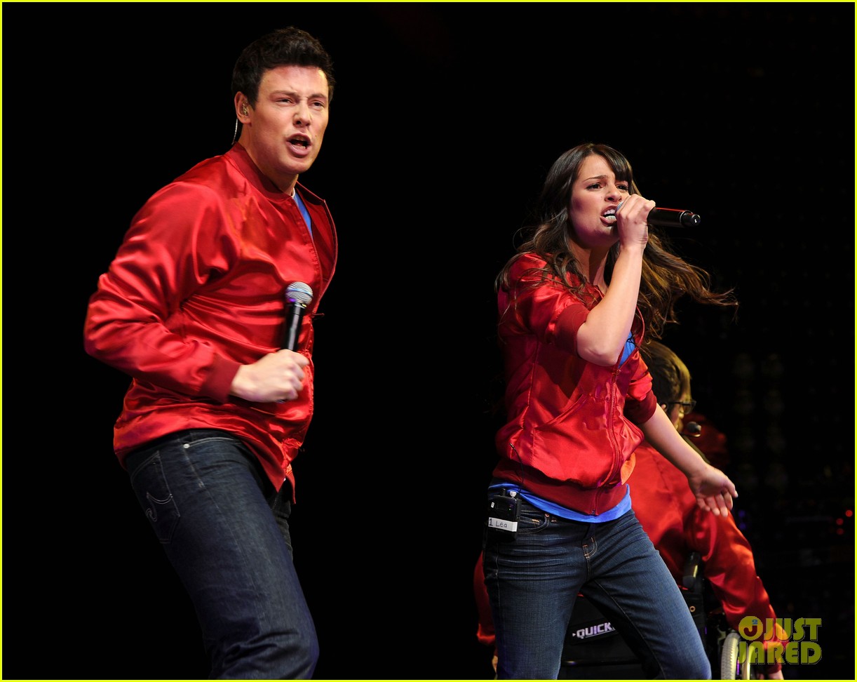 glee cast perform at radio city music hall throwback thursday 07