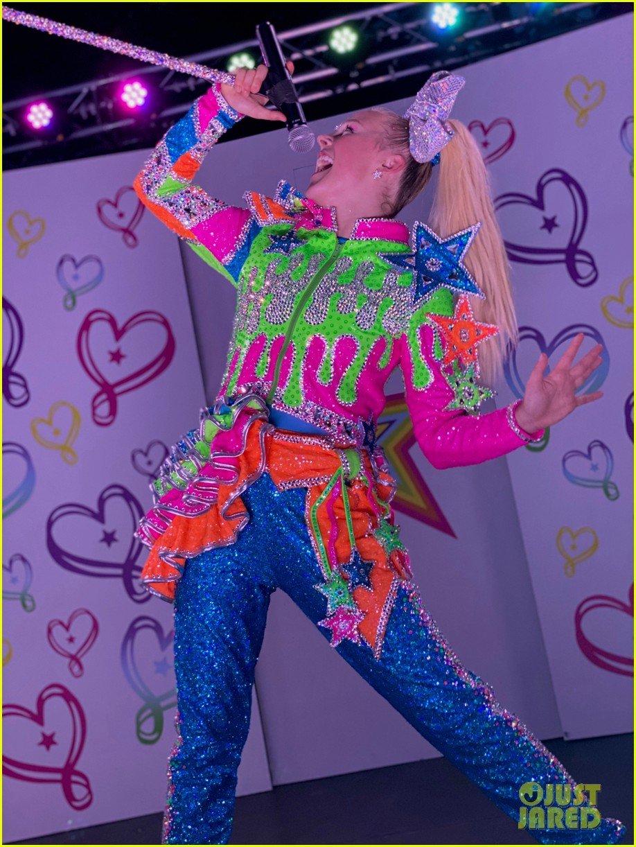 jojo siwa on tour